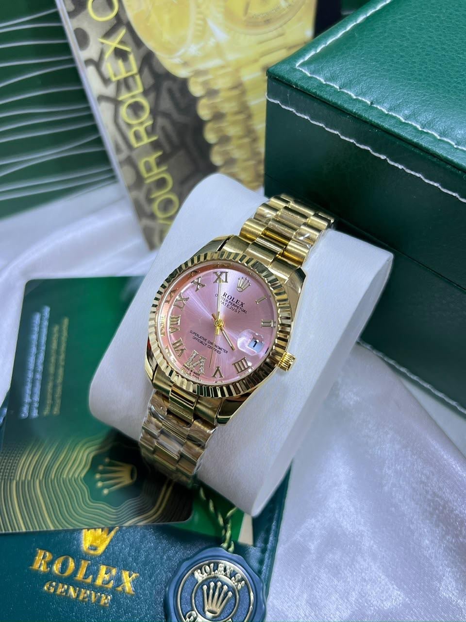 Montre femme (Rolex) style luxe – cadran élégant